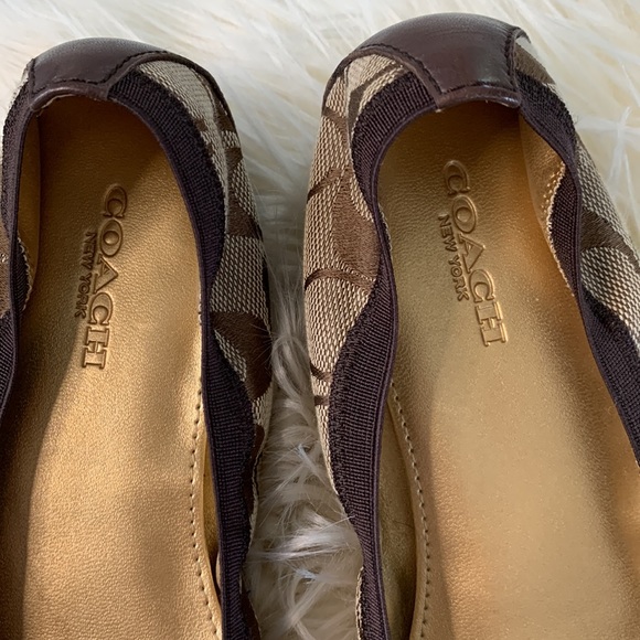 🔥COACH Chelsey Mat Calf Flats Size 6 Color is Chestnut & Khaki🔥 - Picture 3 of 10